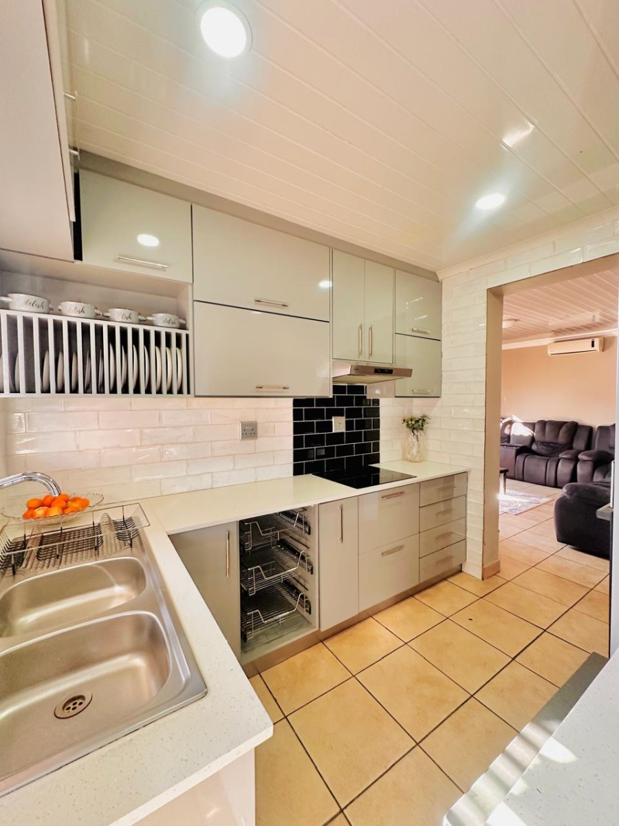 3 Bedroom Property for Sale in Waterval East North West